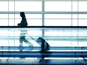 Supporting image for story: This South Korean politician has gone viral for his outrageous airport exit