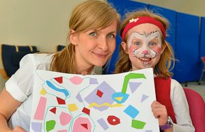 Ilana O'Donnell, aged 6, with Artist Dominika Lipniewska