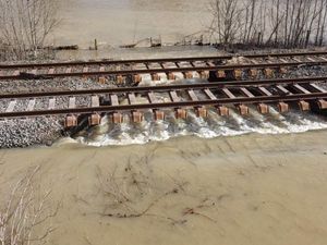 Supporting image for story: Floods cause 'multiple washouts' along busy railway line as engineers assess damage