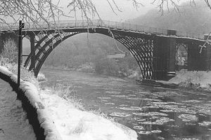 Ice floes in the River Severn at Ironbridge