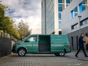 Supporting image for story: Nearly half of van drivers admit to overloading their vehicles – survey