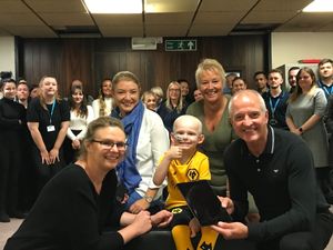 Supporting image for story: Wolves legend Steve Bull visits Brownhills boy battling with cancer 