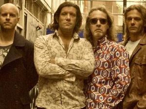 Supporting image for story: Top tribute act to appear in Shrewsbury.