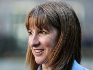 Supporting image for story: Rachel Reeves says £20,000 annual Isa limit will stay