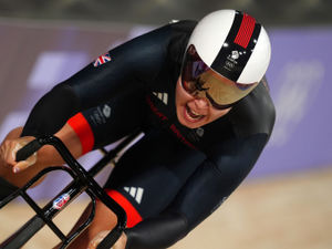 Supporting image for story: Sophie Capewell safely through in women's sprint