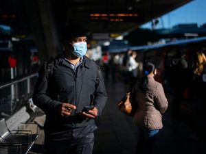 Supporting image for story: Wearing face masks at home might help curb spread of coronavirus – study