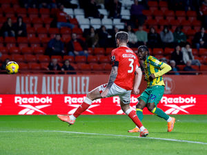 Supporting image for story: Charlton 1 West Brom 0: Goal-shy Baggies blunt once more and punished at the death