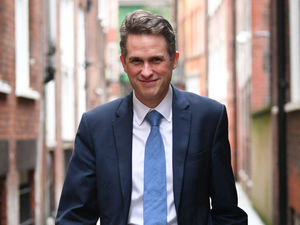 Supporting image for story: Gavin Williamson: 'Cheaper summer holidays' under school calendar shake-up plan