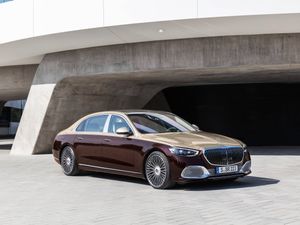 Supporting image for story: New Mercedes-Maybach S-Class introduced as luxury saloon flagship