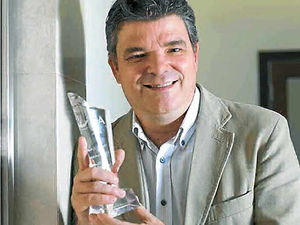 Supporting image for story: Midlands-born journalist shares his memories of Nelson Mandela