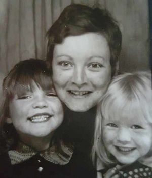 Susan Maughan with Lorraine and Sonia