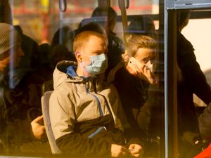 Supporting image for story: Mayor urges passengers to continue wearing face masks on public transport
