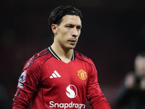 Supporting image for story: Lisandro Martinez bites back after being the butt of Manchester derby jokes