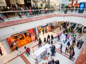 Supporting image for story: Boy, 17, suffers facial injuries in alleged hammer attack at Dudley's Merry Hill Shopping Centre  