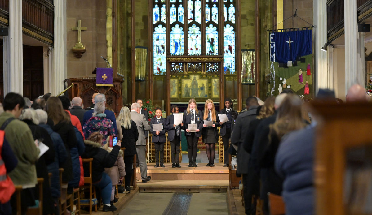 Walsall Mayor welcomes residents to civic carol service at St Matthew&rsquo;s Church