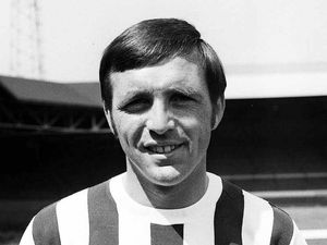 Supporting image for story: Jeff Astle campaign: Scientists find link to dementia from heading footballs