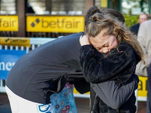Supporting image for story: Shrewsbury schoolgirl's 'best moment of my life' meeting her horse racing hero