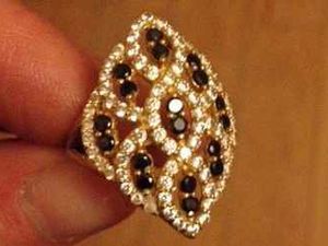 Supporting image for story: Thieves steal £15k of jewellery in Wolverhampton raid