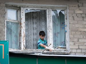 Supporting image for story: Russian army expands grip on eastern Ukraine in move to cut supply lines