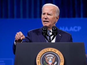 Supporting image for story: Isolated Biden facing growing pressure to withdraw from presidential race