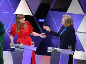 Supporting image for story: Mordaunt and Rayner clash over tax, NHS waiting lists and net zero