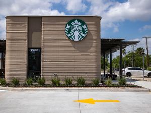 A Starbucks 3D-printed store