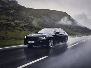 Supporting image for story: The next BMW 7 Series will have an all-electric powertrain