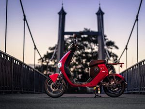 Supporting image for story: Super Soco introduces new e-bike alternative