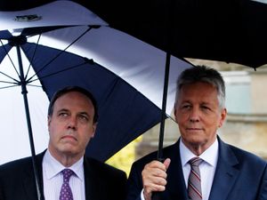 Supporting image for story: Trimble and Mallon sanctioned DUP ministers over rotation plan