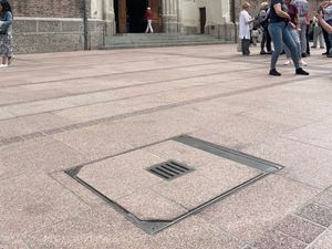 Supporting image for story: Prayers answered for Munich cathedral recessed covers