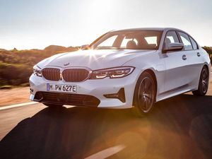 Supporting image for story: New BMW 330e plug-in hybrid joins 3 Series line-up