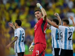 Supporting image for story: Aston Villa's Emi Martinez included in illustrious shortlist 