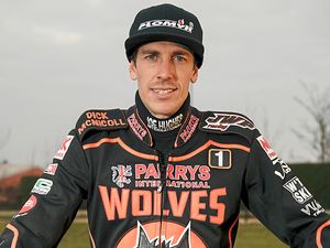 Supporting image for story: Wolverhampton Wolves look to overhaul Swindon at new circuit