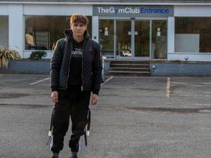 Supporting image for story: Father hits out after 17-year-old son targeted by collection agency over gym membership