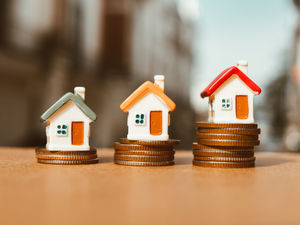 Supporting image for story: Mortgage crisis: How to negotiate the housing minefield