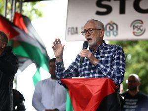 Supporting image for story: Jeremy Corbyn bands together with pro-Gaza independent MPs in Commons group