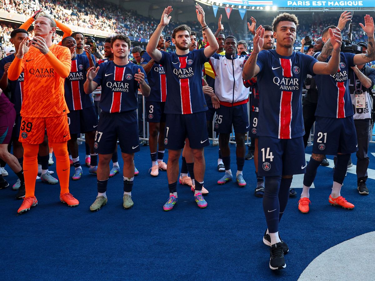 Paris St Germain clinch title while Real Madrid slip leaves Barcelona four clear