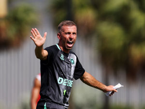 Supporting image for story: Hard work showing in Wolves pre-season displays says Gary O'Neil