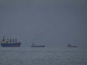 Supporting image for story: US to hold off on power plant strikes, extending Strait of Hormuz deadline