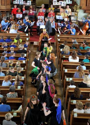 A music concert held at St Mary's Church in Bridgnorth for a performance of Peer Gynt. Story adapted by David Carr with dancers from Oldbury Wells School, along with the Bridgnorth Sinfonia