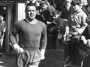 Supporting image for story: Arthur Rowley: A promotion push, cup joy and so nearly a dream end