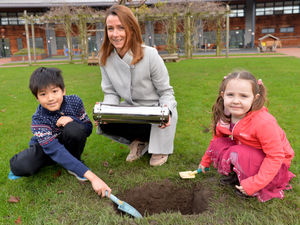Supporting image for story: Wellington school buries time capsule to mark important year in history
