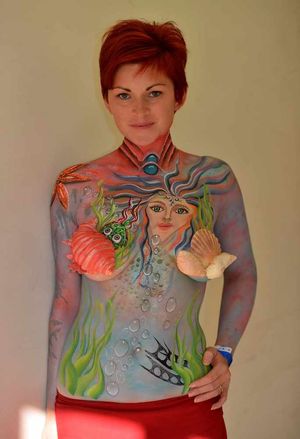 Model Laura Draycon from Cambridgeshire was painted by Yvonne Zonnenberg from Holland