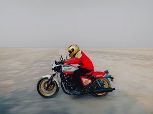 Supporting image for story: Royal Enfield celebrates Icon Motosports collaboration with limited-edition Shotgun 650