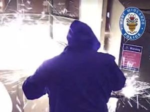 Supporting image for story: Watch: West Midlands thieves caught on camera using angle grinders to break into cashpoints across the UK
