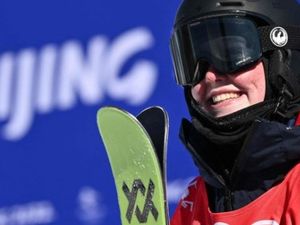 Supporting image for story: Teenager Kirsty Muir returning after Olympic finals