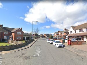 Supporting image for story: Stolen car crashes into two vehicles in Walsall street before occupants escape police