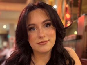 Supporting image for story: Young teacher shares story about cancer diagnosis and treatment