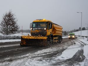 Supporting image for story: Snow falls across parts of Scotland as wintry weather grips northern half of UK