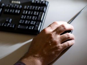 Supporting image for story: Use West Mercia Police website to free up 101 line, inspector urges